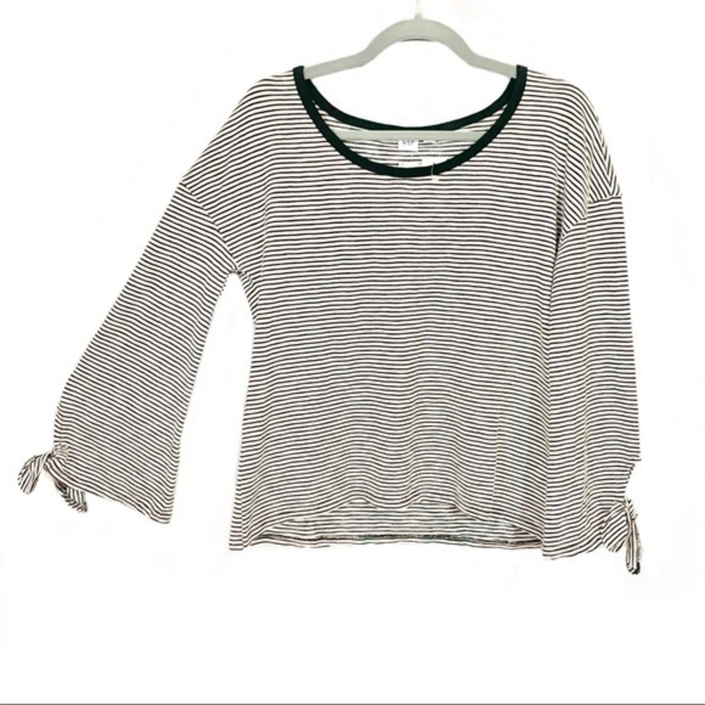 GAP size XS white & black striped 3/4 tie sleeve scoop neck 100% Cotton knit top